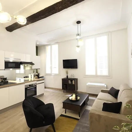 Apartment 06r - Modern - Vieux